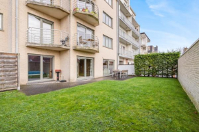 Luxury apartment with garden close to the beach